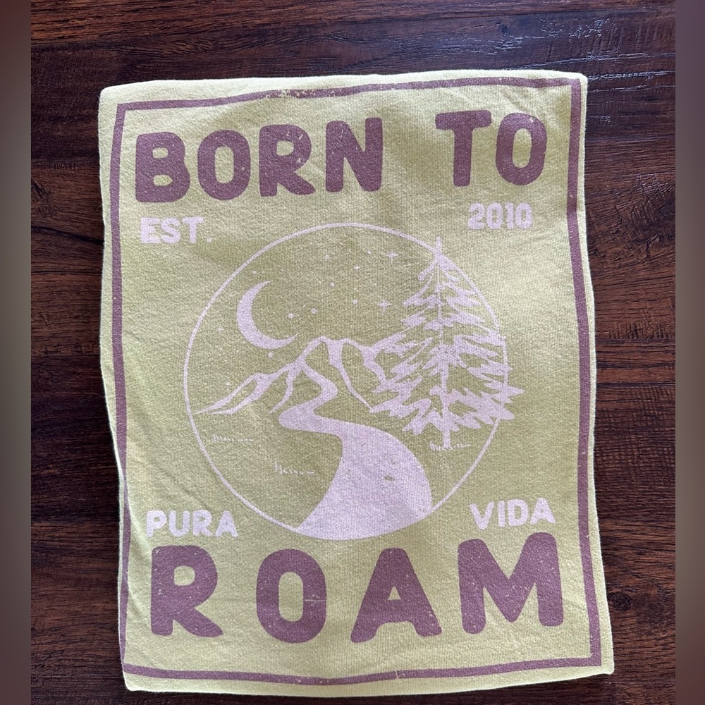 PURA VIDA PURAVIDA BORN TO ROAM CREW TEE LARGE oversized Yellow Graphic Tee - Picture 9 of 17
